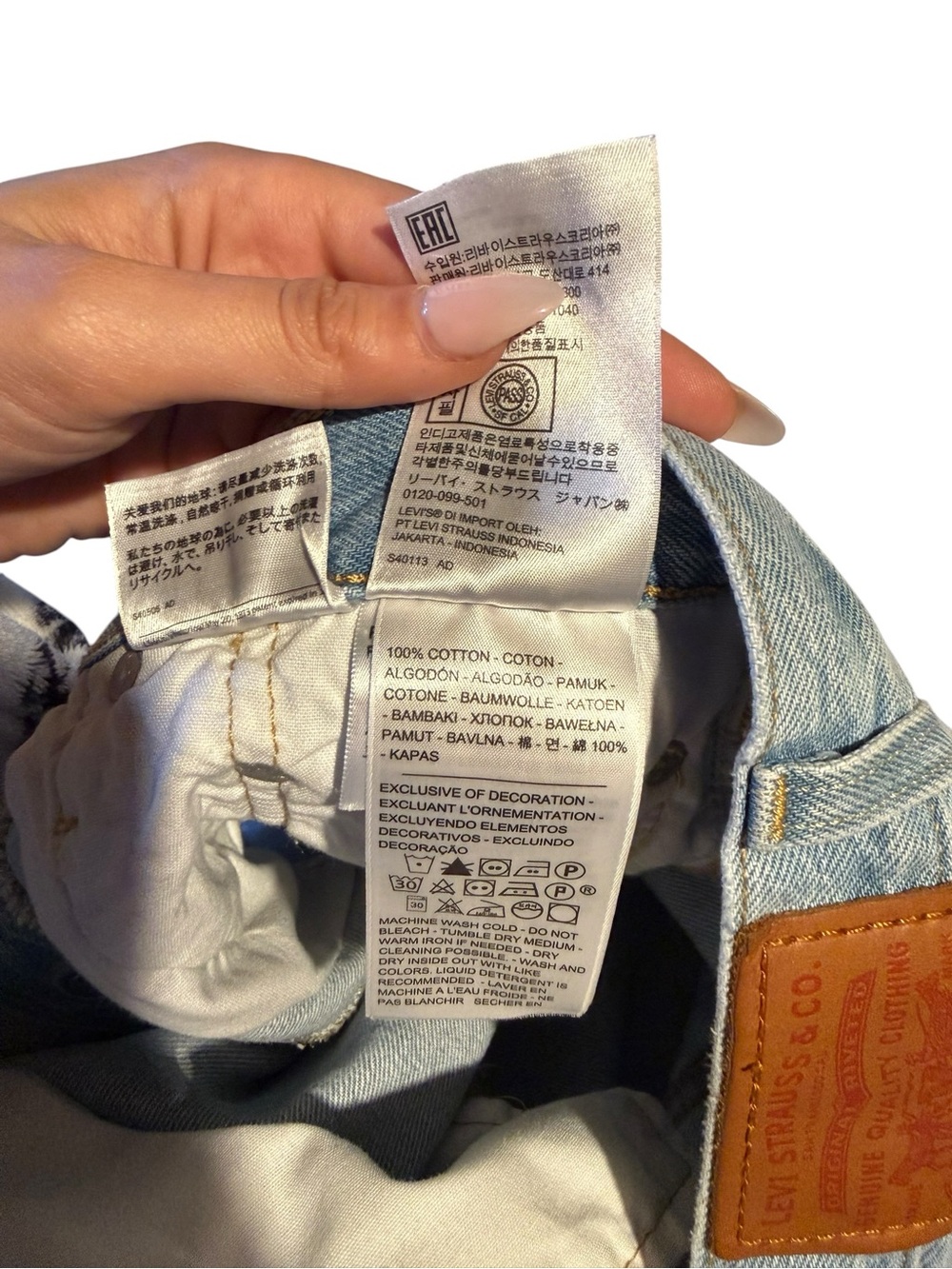 VTG Levi’s Premium Quality Clothing 501 Light Wash Mini Shorts Size 27 - Picture 8 of 10